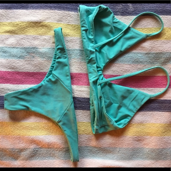 Ola feroz classic aqua bikini set - Picture 3 of 3
